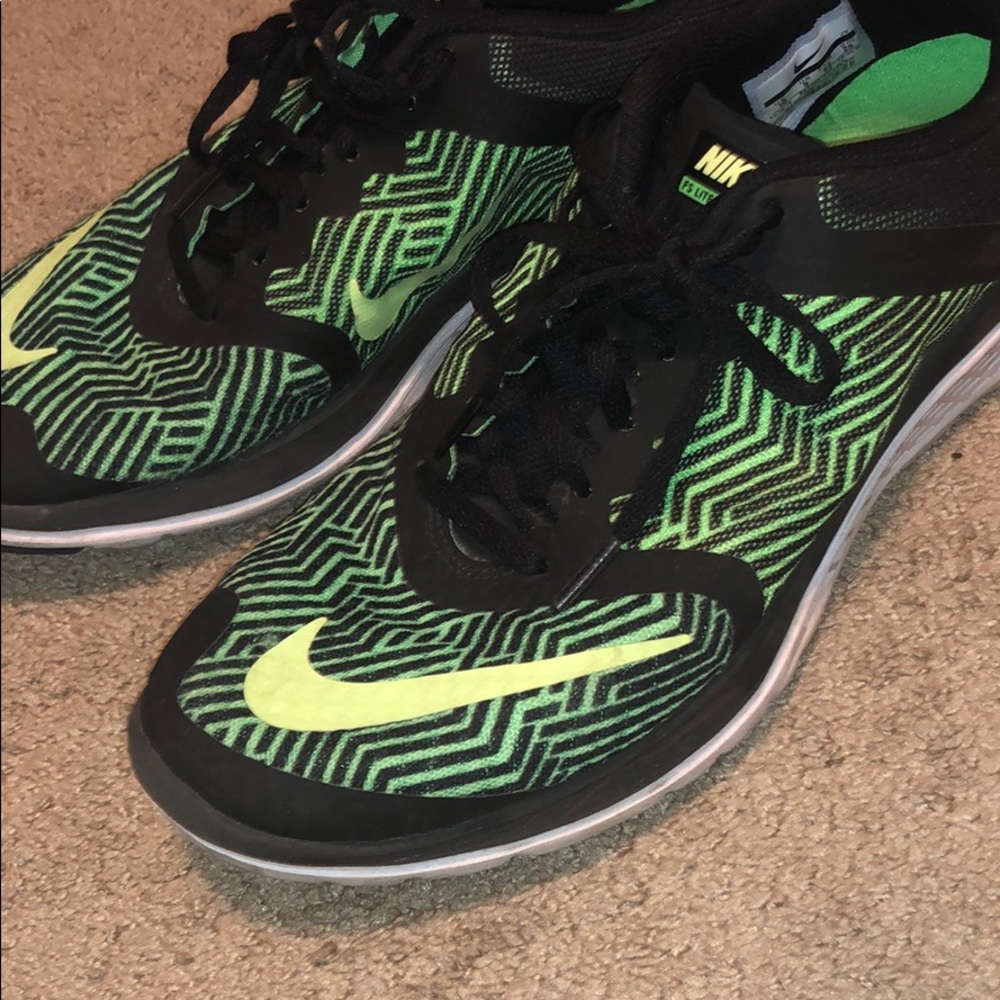 Men’s Nike shoes